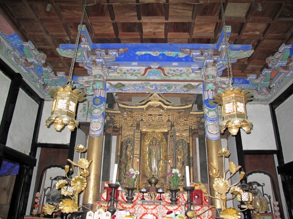 旧本堂内陣.jpg